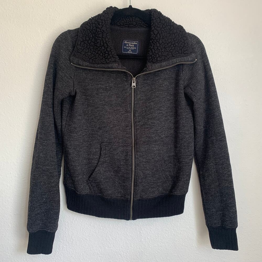 Abercrombie & Fitch Sherpa Collared Fleece‎ Lined Full Zip Jacket in Dark Gray